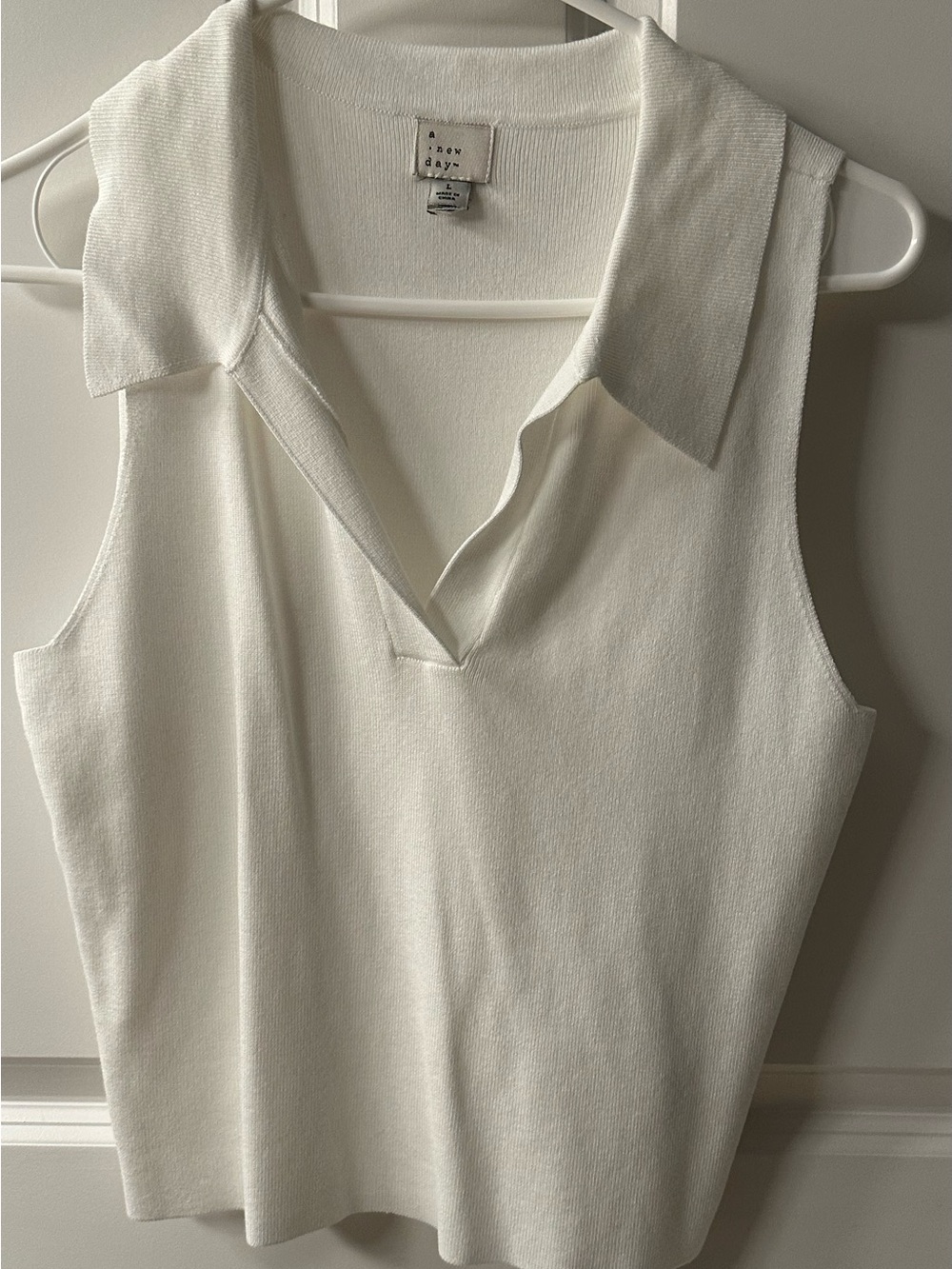 a new day White Sleeveless Collared Knit Tank Top